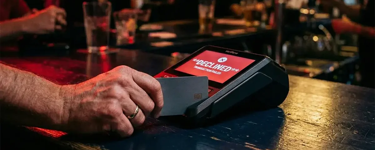 What Happens to Your Credit Cards During a Recession: What Banks Do and What You Should Do